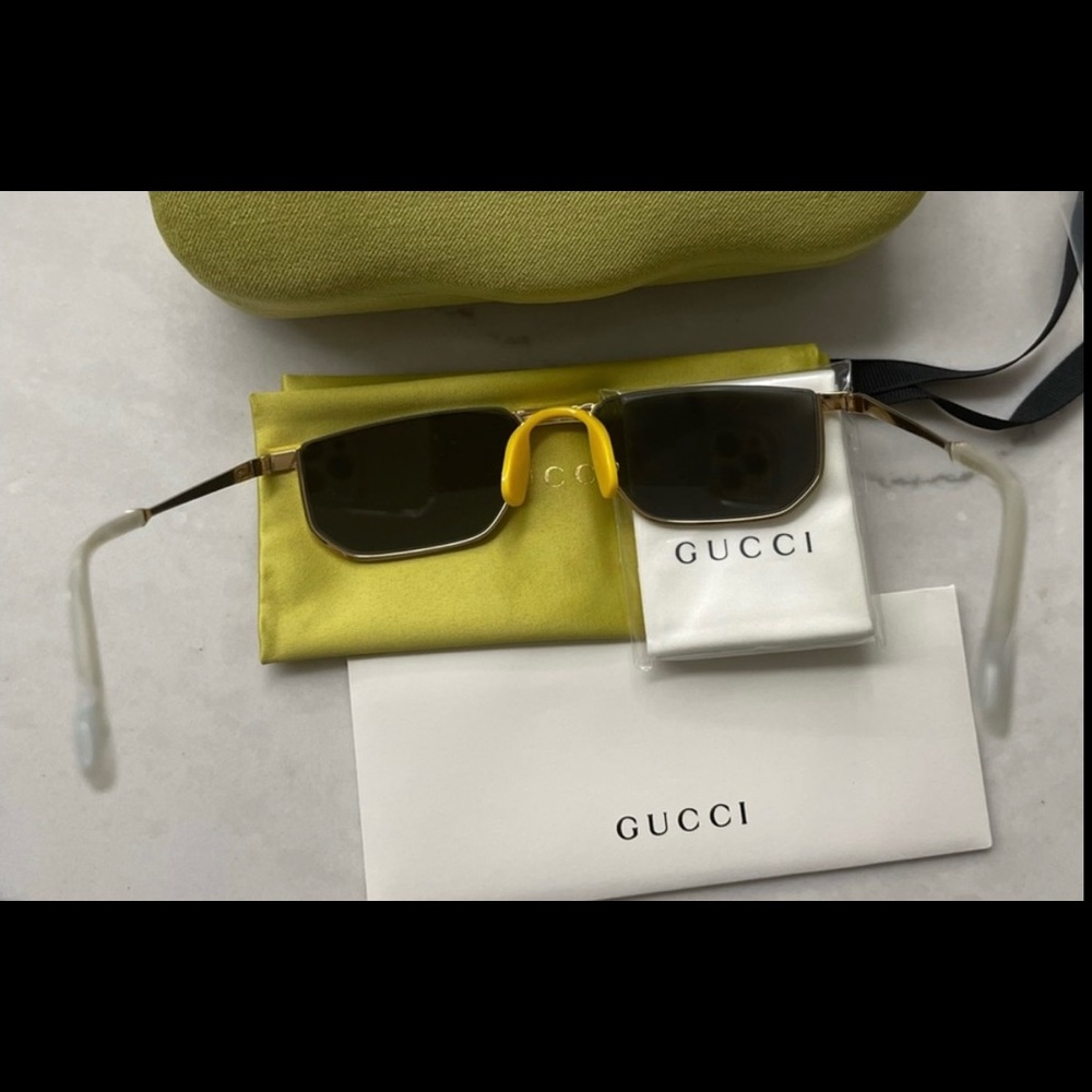 UNISEX GUCCI MIRRORED RAINBOW GG LOGO AS SEEN AT THE GRAMMYS ON BILLIE EILISH - Picture 11 of 16
